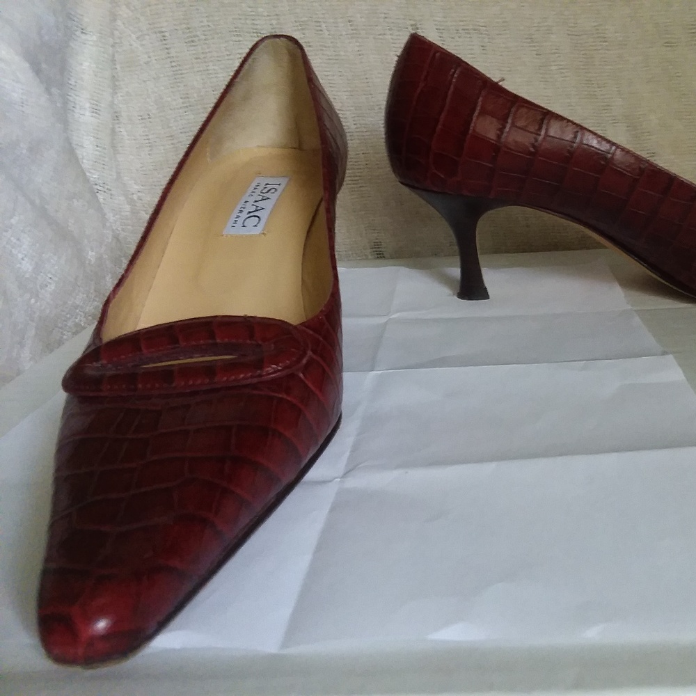 Isaac Mizrahi women shoes in red